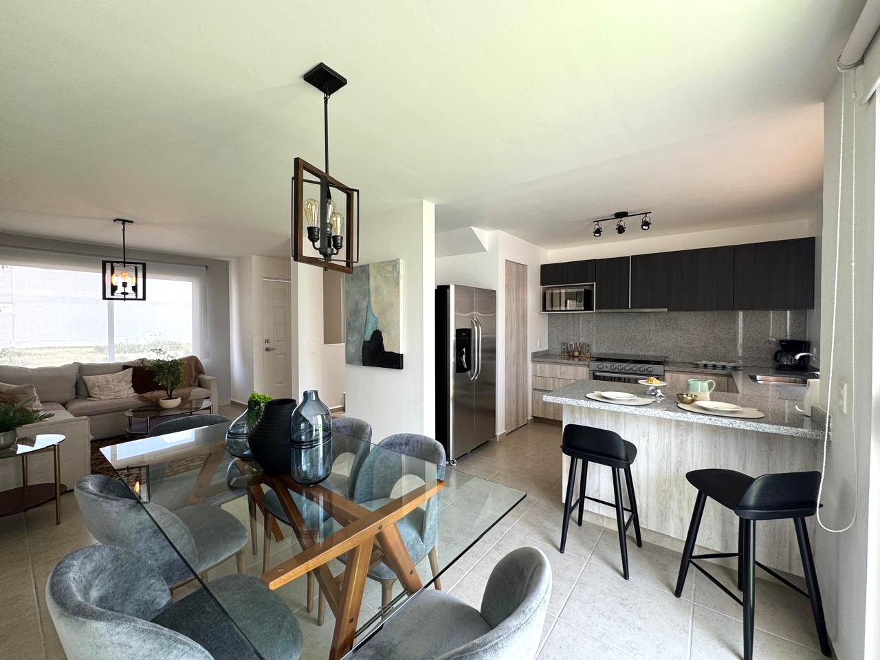 Hermosa casa nueva en VENTA estilo contemporáneo en zona norte con lindo diseño arquitectónico.